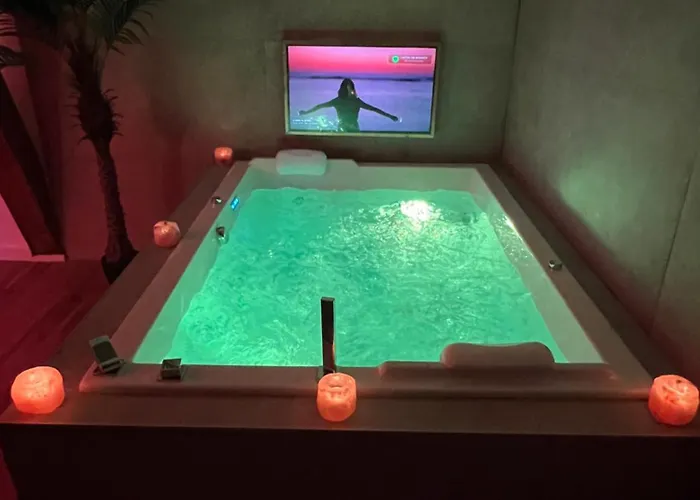 Boheme & Jacuzzi * Vienne (Isere)